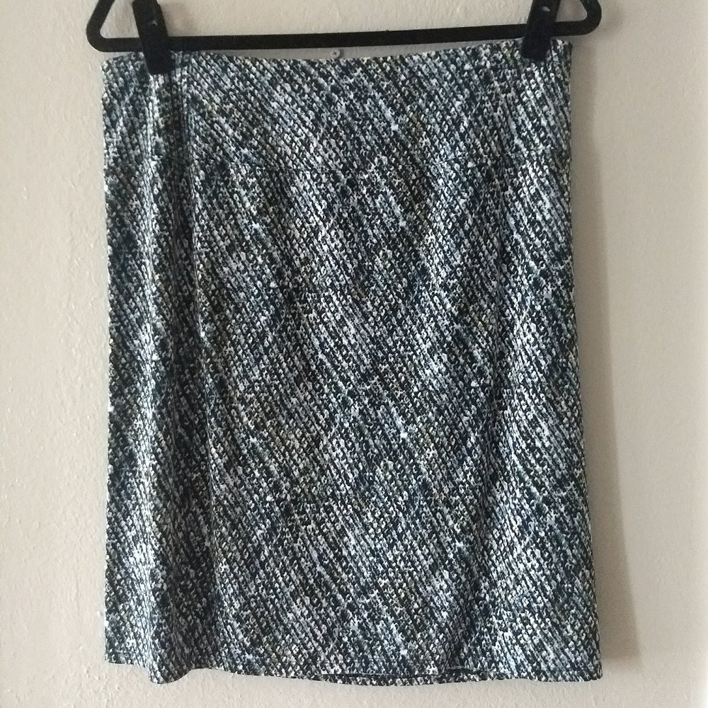 J Jill Short Pencil Skirt Multi Color Woven Pattern Easy Fit.  Size M